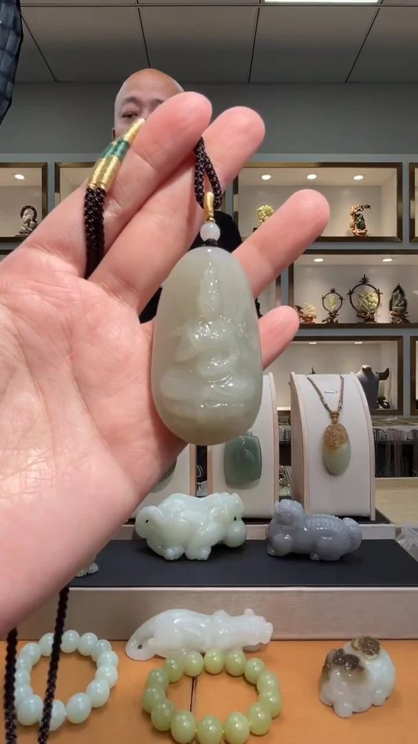 颈饰未镶嵌和田玉苏