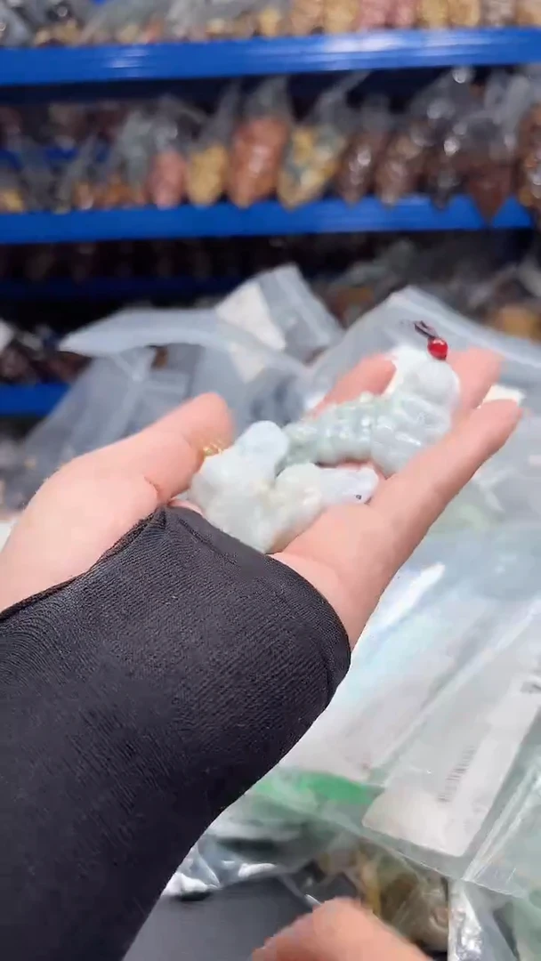 翡翠未镶嵌颈饰xc082