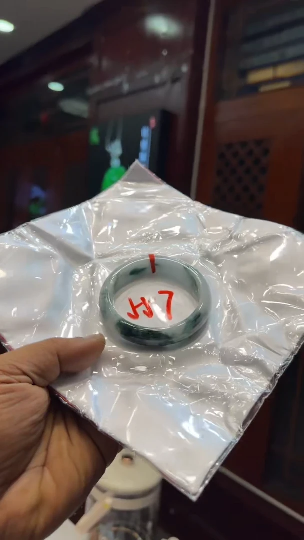 未镶嵌手镯翡翠手镯