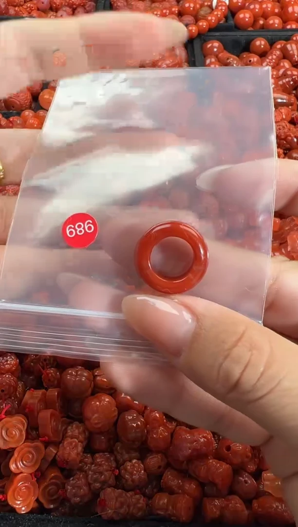 颈饰未镶嵌南红玛瑙1