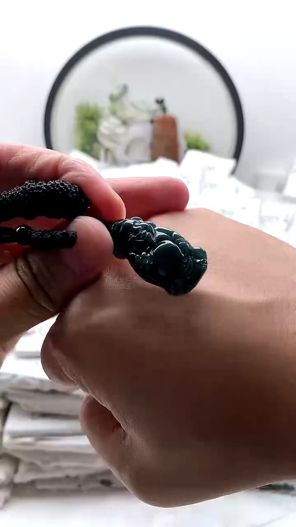 颈饰未镶嵌翡翠小财神