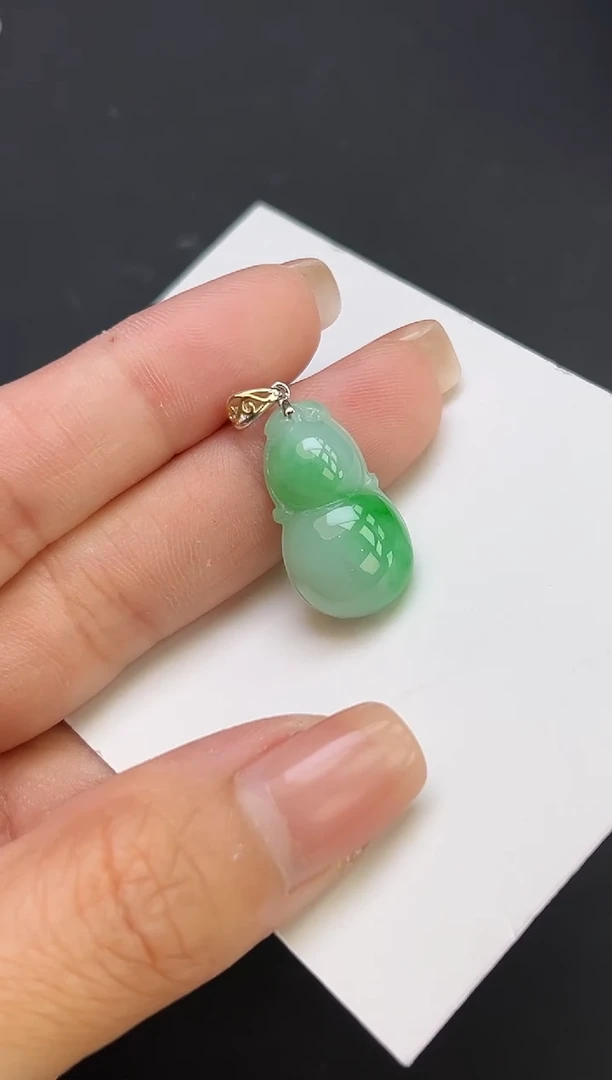 翡翠18K金镶嵌颈饰YM1235-7葫芦
