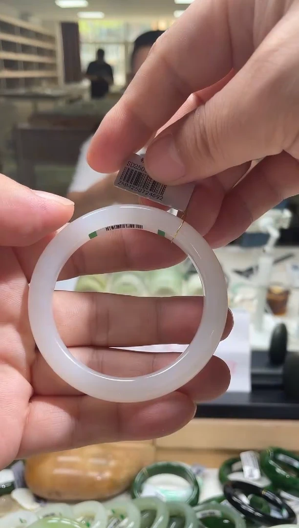 未镶嵌手镯和田玉54-55圈口 4692