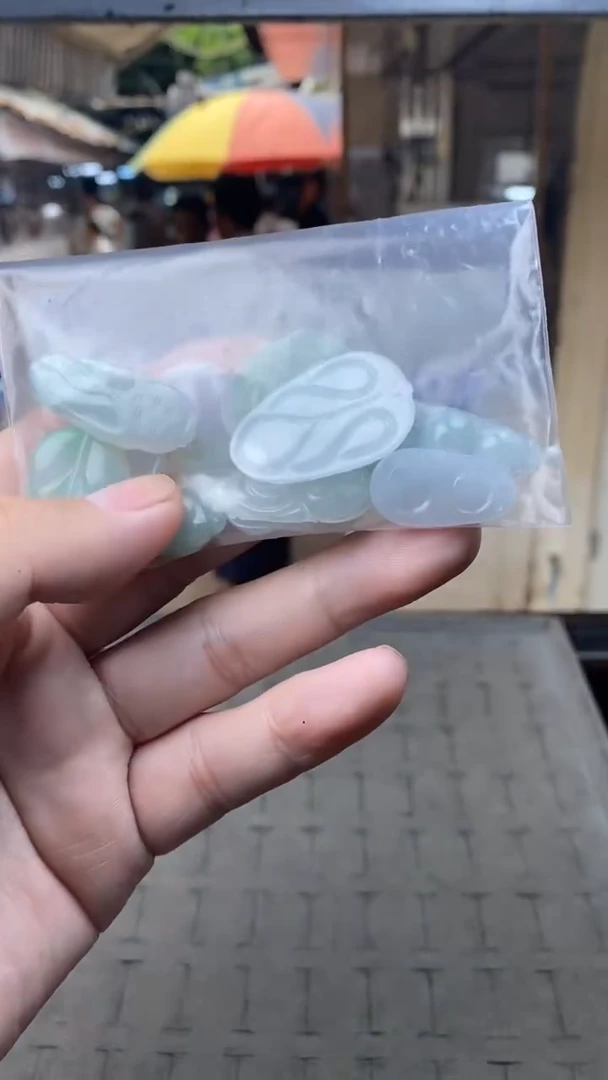 定制翡翠未镶嵌多样性随机发货，拍一发一