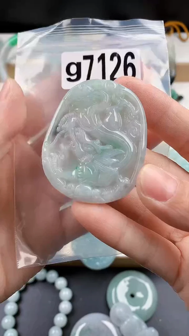 颈饰未镶嵌翡翠天然翡翠吊坠挂件