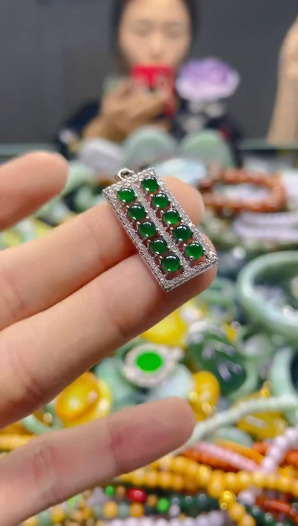 颈饰未镶嵌翡翠/F/翡翠A货，一件也是批发价