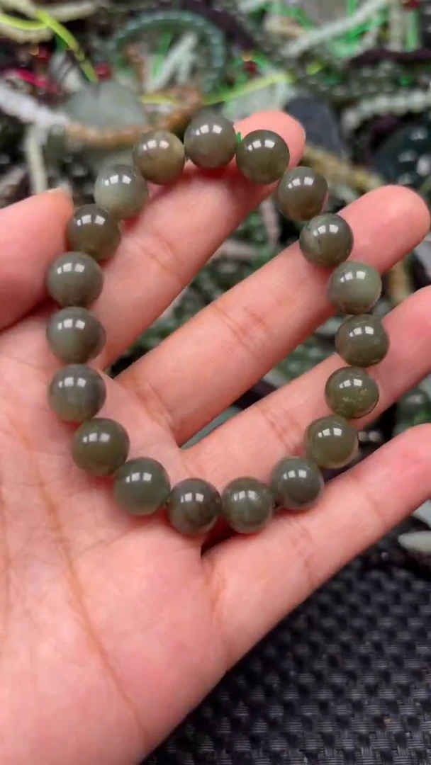 和田玉未镶嵌颈饰1