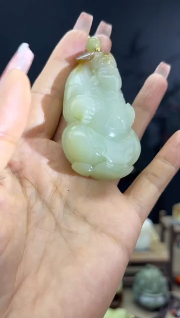 颈饰未镶嵌和田玉1