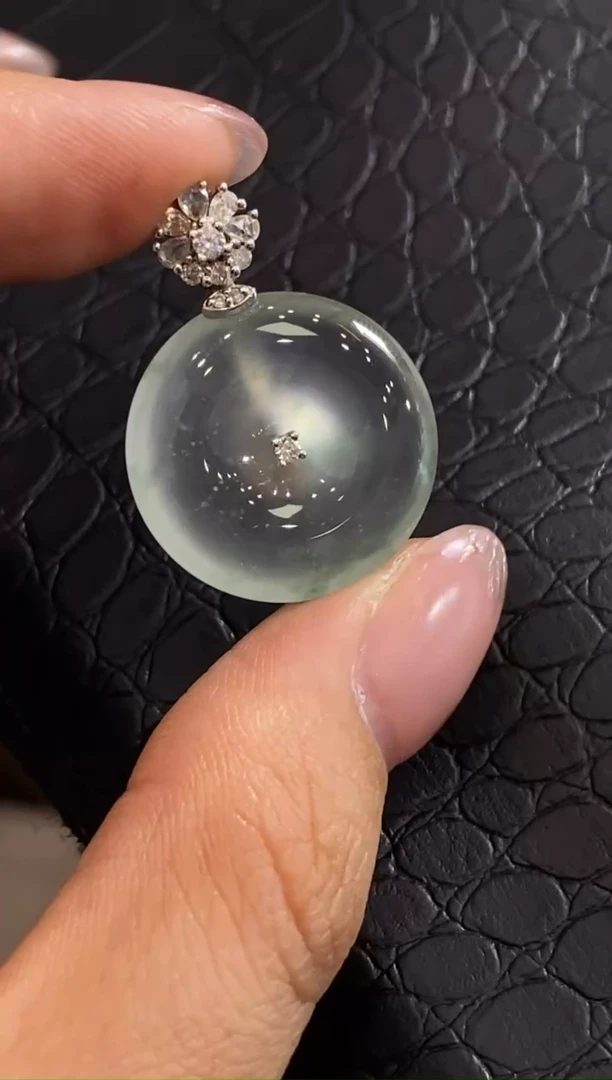 颈饰18K金镶嵌翡翠收到货48小时鉴赏期（超时不退不换）