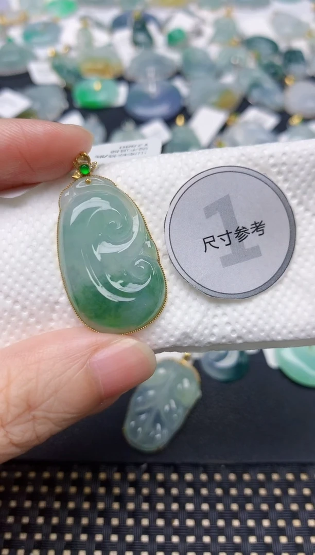 颈饰18K金镶嵌翡翠天然缅甸A货翡翠