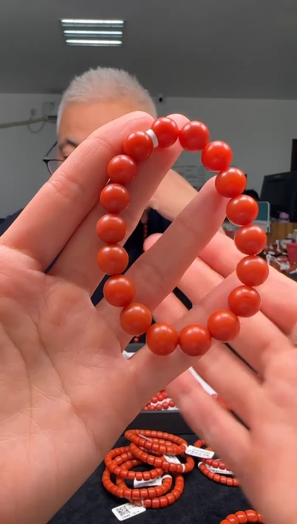 【闪购商品】南红玛瑙10mm阿东寨手串圆珠未镶嵌多样性发一件