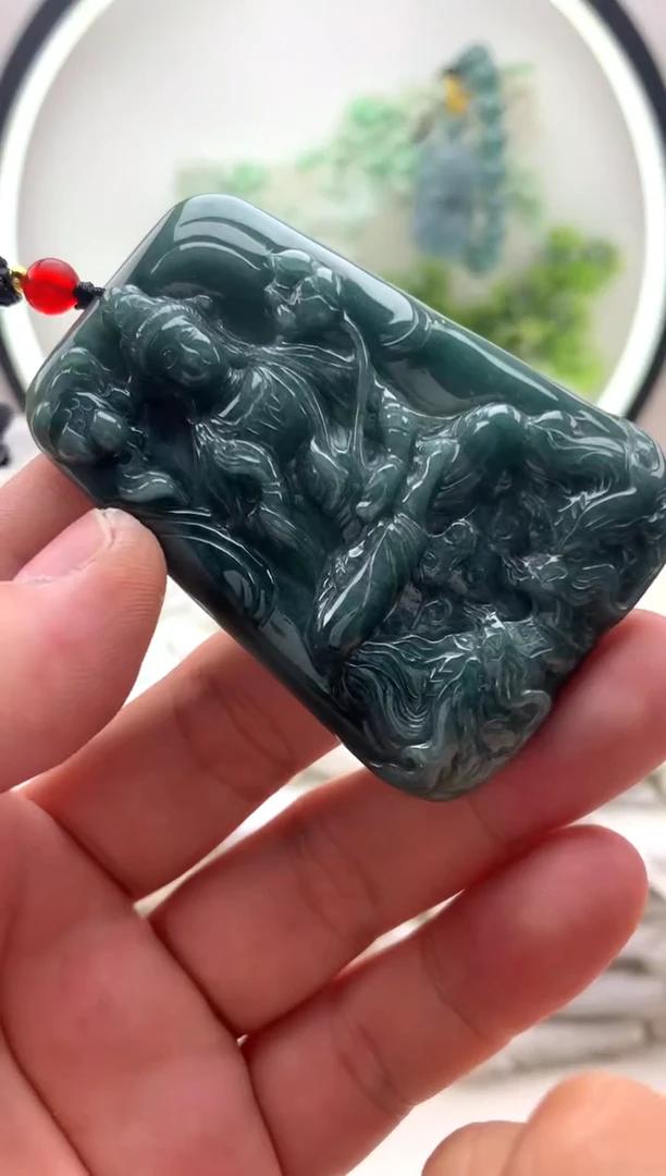 翡翠未镶嵌颈饰观音