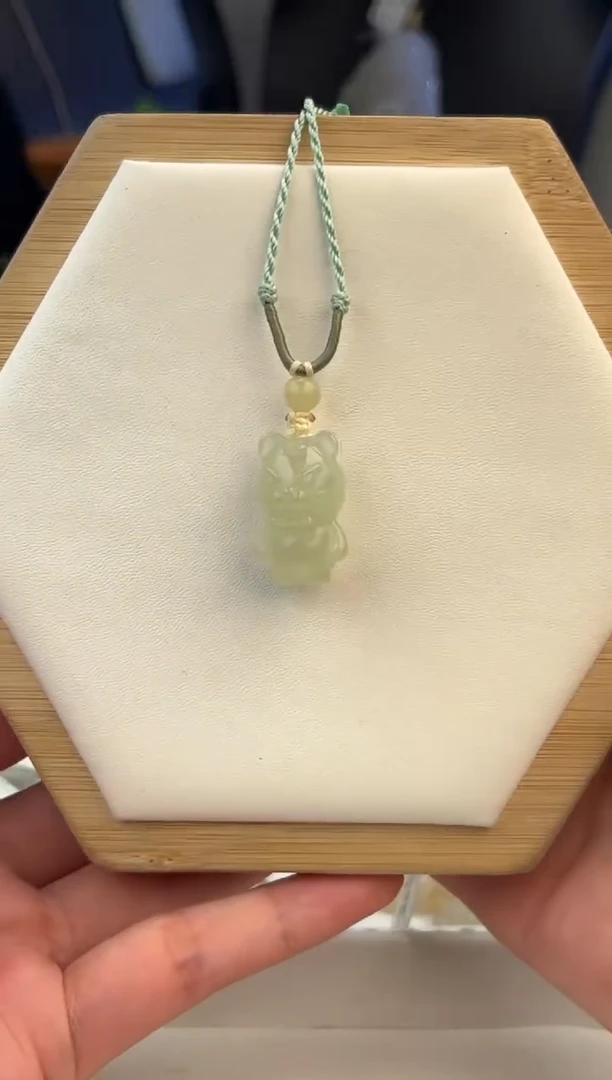 吊坠(不含链)未镶嵌和田玉399