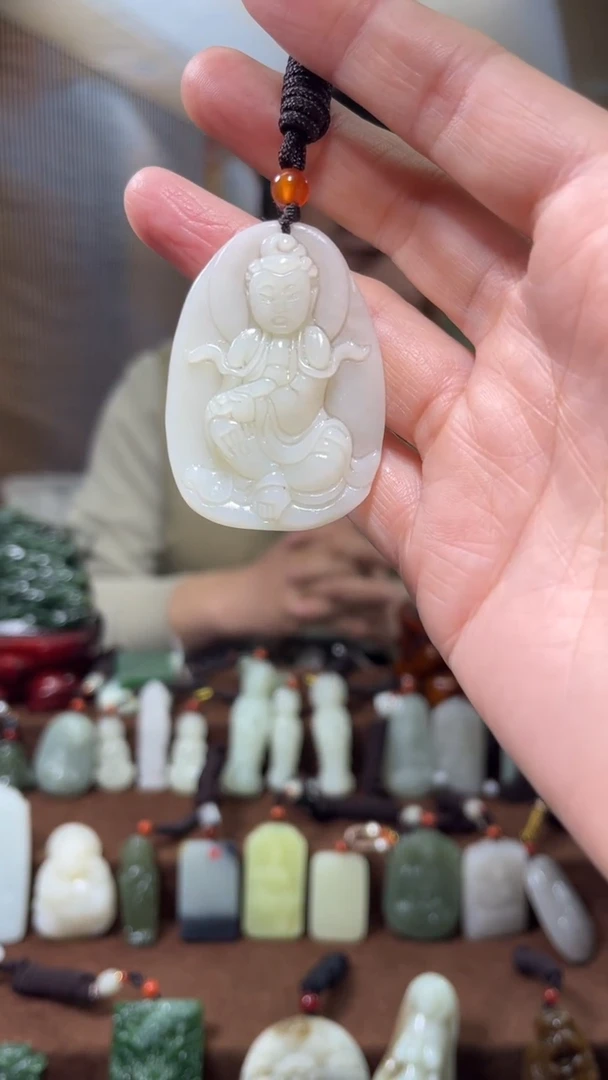 颈饰未镶嵌和田玉·