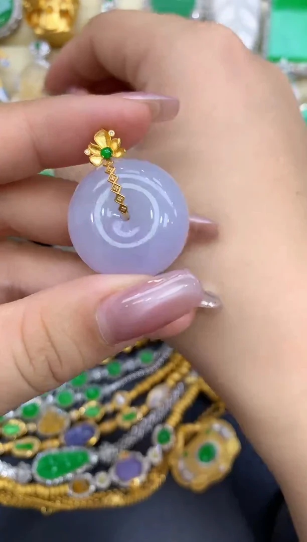 颈饰18K金镶嵌翡翠66-中国好珍宝