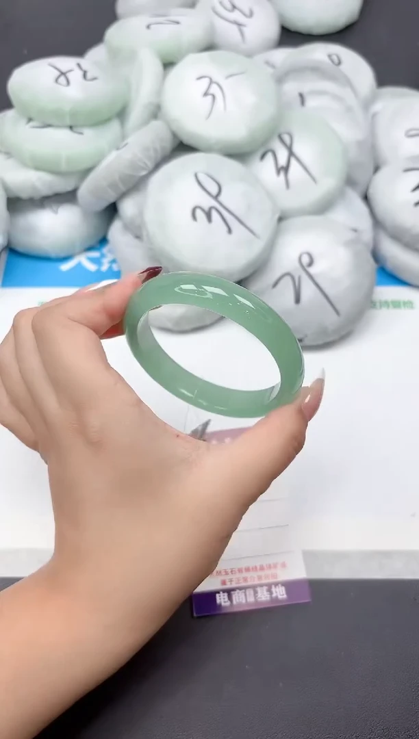 未镶嵌手镯石英质玉A63-64.6