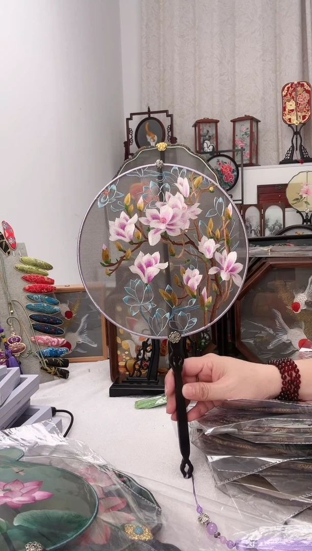 扇子苏绣作品手工团扇