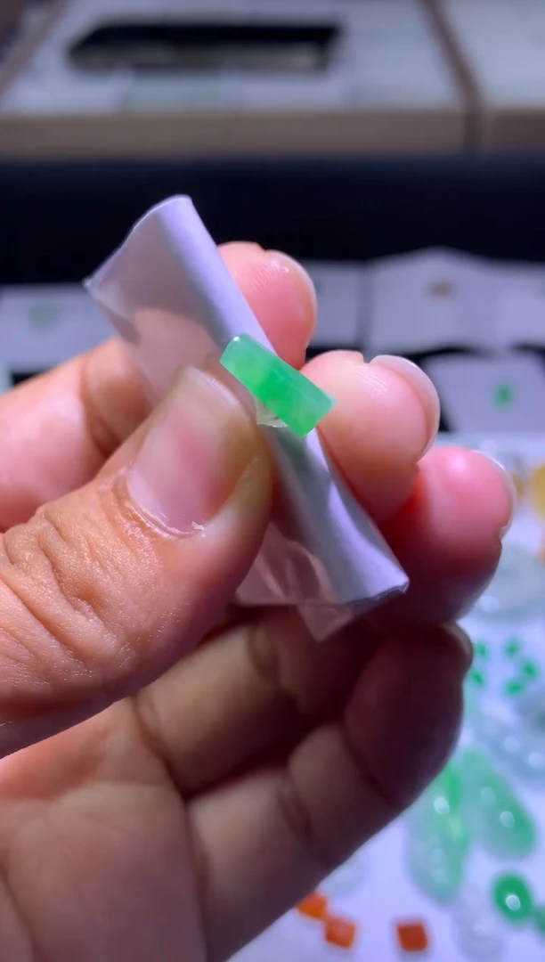 未镶嵌定制翡翠毛货