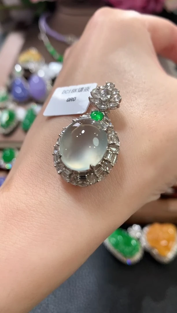 吊坠(不含链)18K金镶嵌翡翠c3