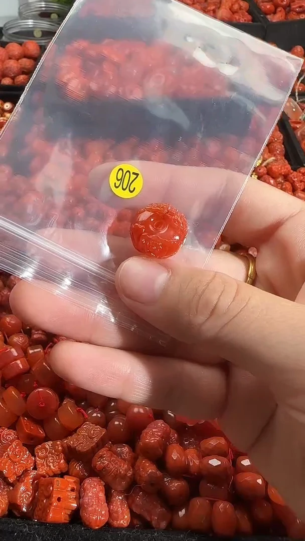 颈饰未镶嵌南红玛瑙1