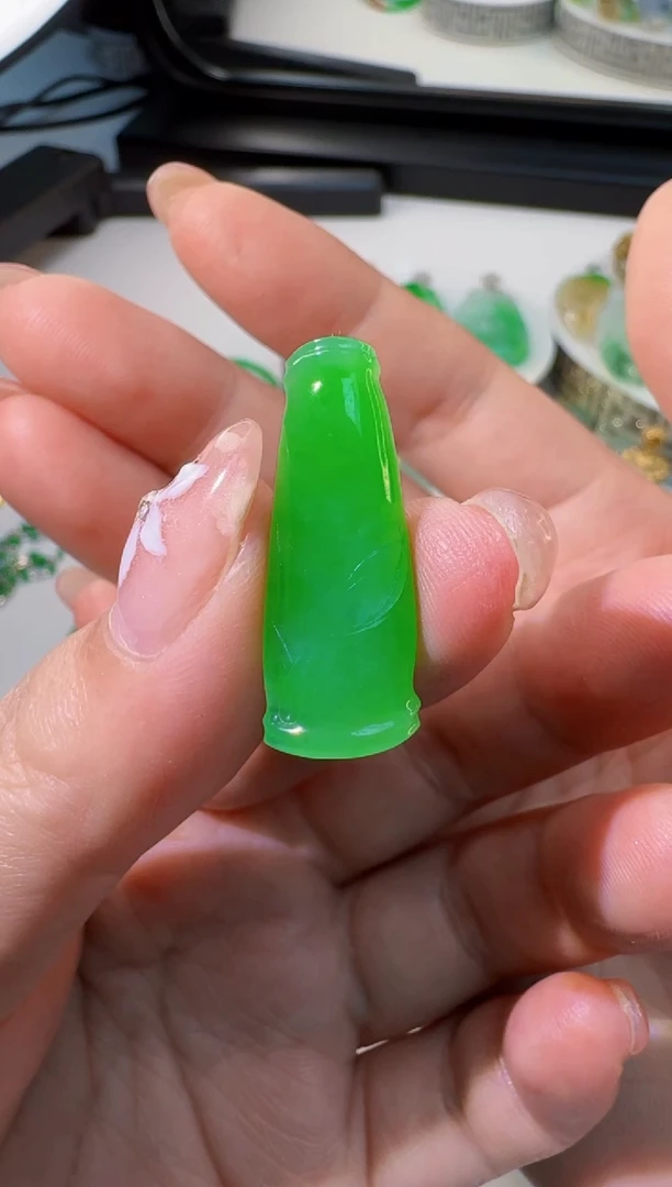 颈饰未镶嵌翡翠缅甸A货翡翠