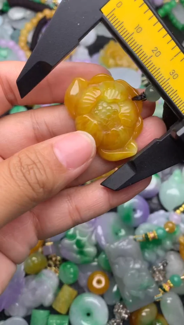 颈饰未镶嵌翡翠缅甸翡翠吊坠