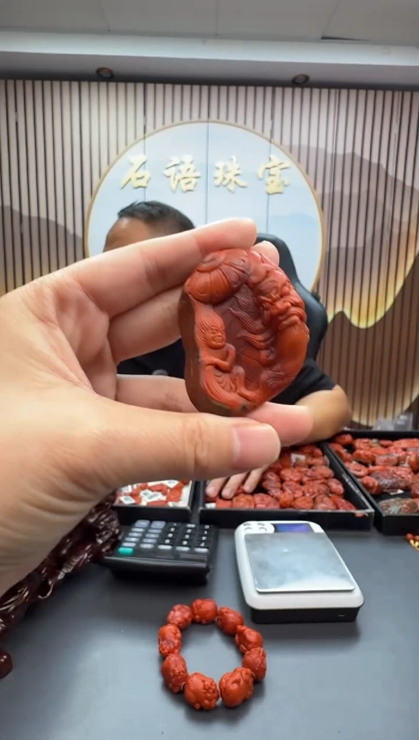 未镶嵌雕刻南红玛瑙077ZB1117产品一个