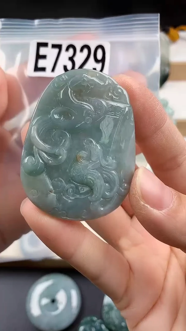 颈饰未镶嵌翡翠天然翡翠吊坠挂件