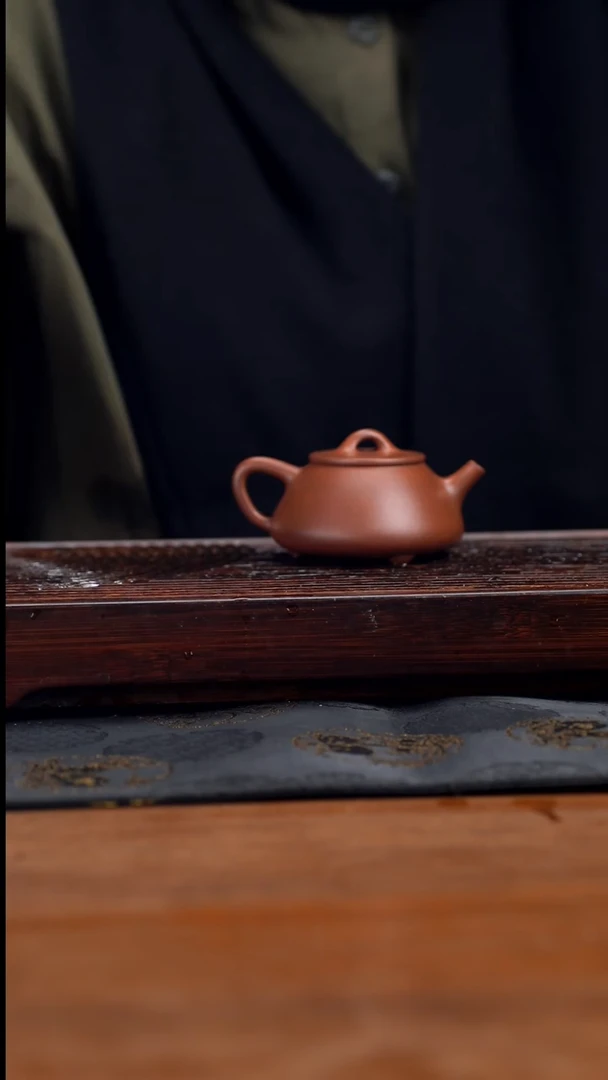 【闪购商品】紫砂茶壶110cc黄龙山原矿底槽清石瓢20