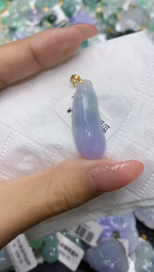 颈饰18K金镶嵌翡翠111111111111