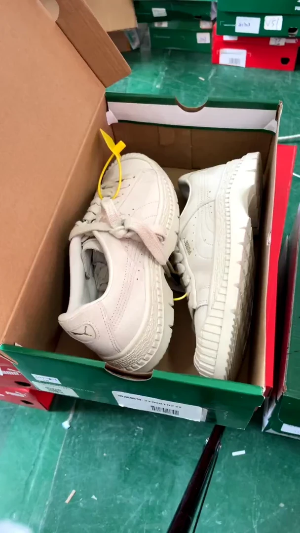 彪马时尚休闲运动鞋37M  C6