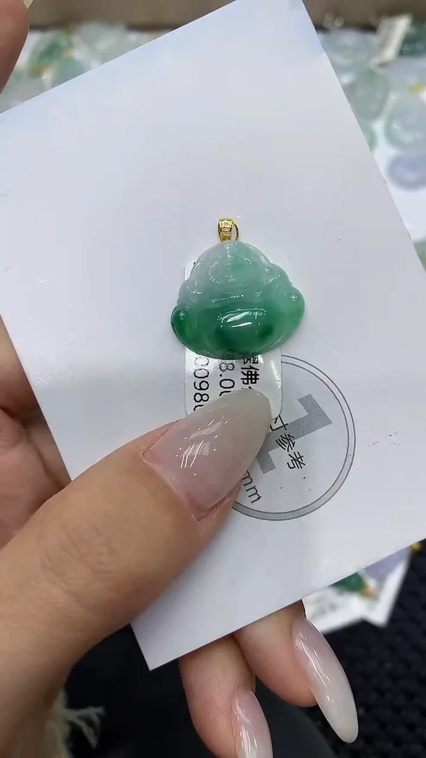 颈饰18K金镶嵌翡翠111111111111