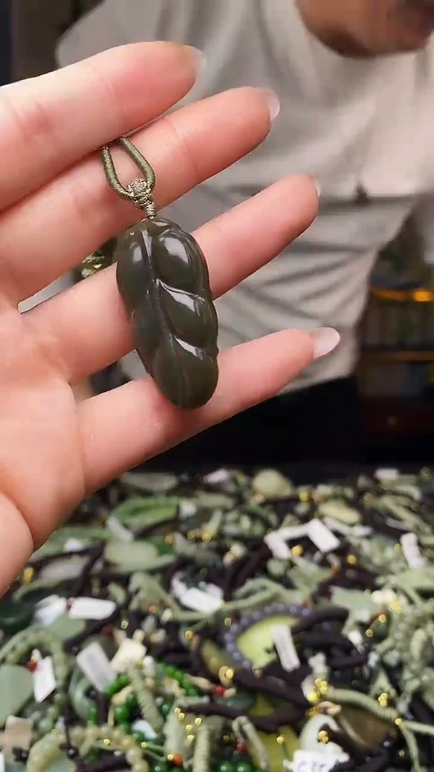 颈饰未镶嵌和田玉多样性发货，拍一发一