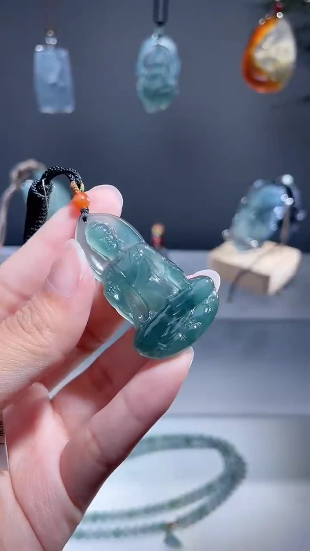 颈饰未镶嵌翡翠佛牌