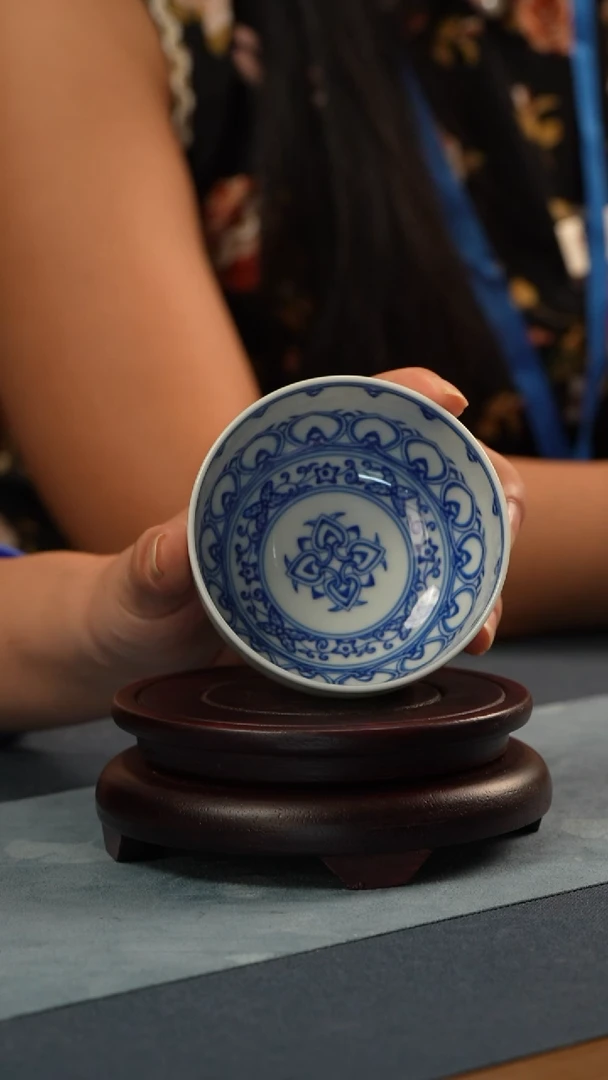 杯子非遗-王老师-内绘青花宝象罗汉杯