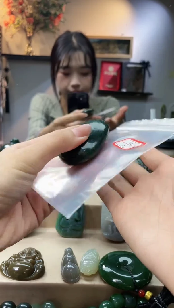 未镶嵌和田玉挂件1