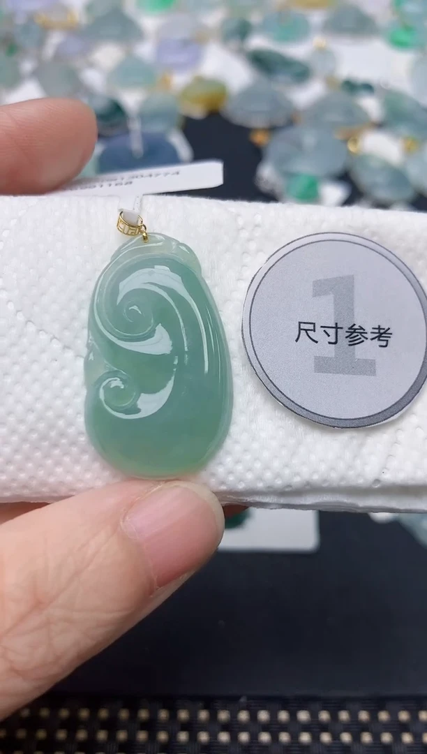 颈饰18K金镶嵌翡翠天然缅甸A货翡翠