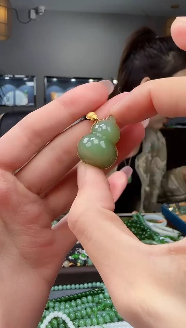 吊坠(不含链)18K金镶嵌和田玉1