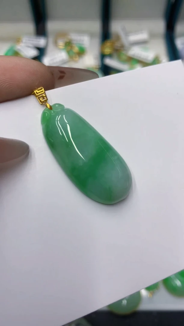 颈饰18K金镶嵌翡翠111111