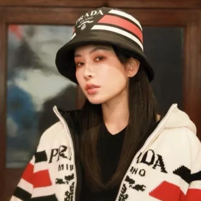 未使用 Prada/普拉达 Logo标识渔夫帽