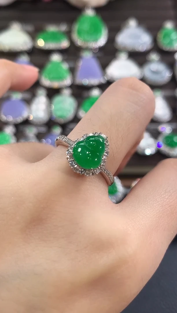 18K金镶嵌戒指翡翠e10