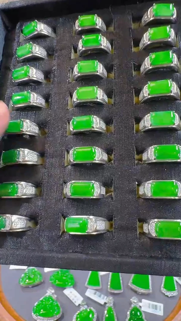 翡翠戒指未镶嵌天然A货翡翠+发其一