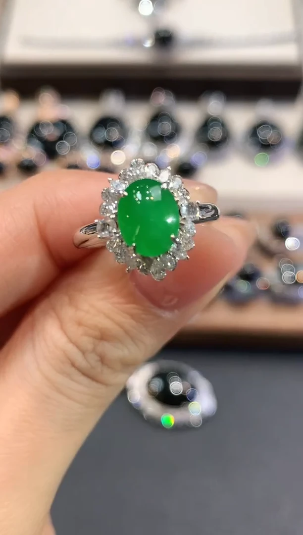 18K金镶嵌戒指翡翠q99