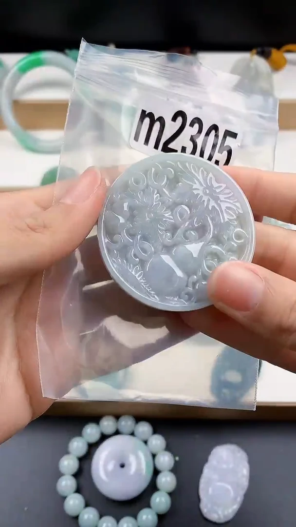 颈饰未镶嵌翡翠天然翡翠吊坠挂件