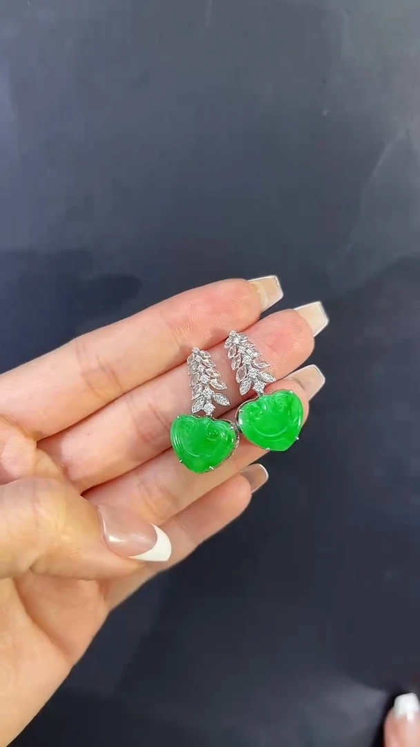 【闪购商品】翡翠耳饰18K金镶嵌翡翠爱心耳饰多人不退不换