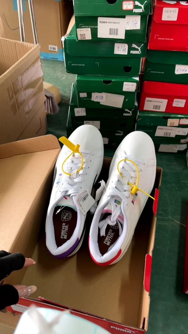 彪马时尚休闲运动鞋42M  NN107