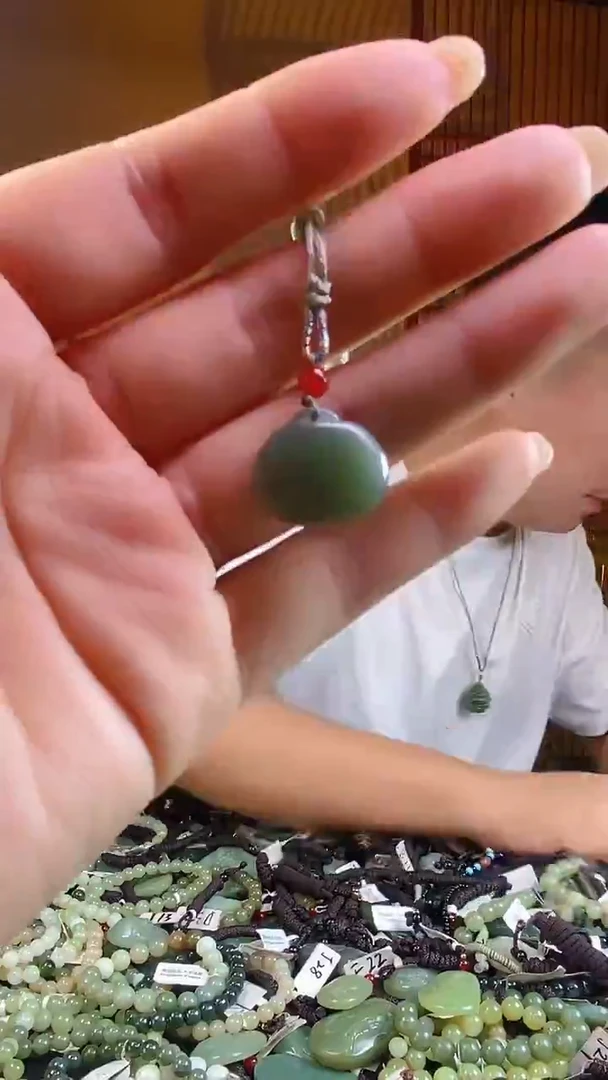 和田玉未镶嵌颈饰多样性发货，拍一发一