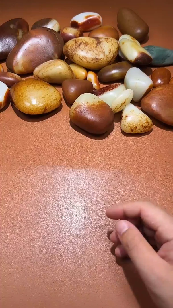 未镶嵌和田玉把件全**。和田玉