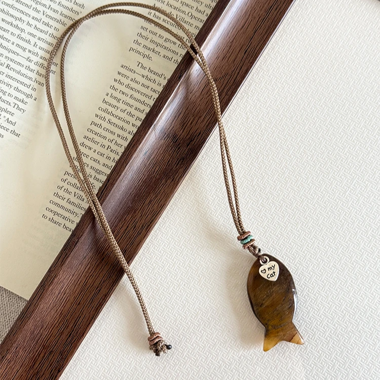 铜布艺项链 中古风小鱼吊坠项链虎眼长款项链女气质美拉德毛衣链