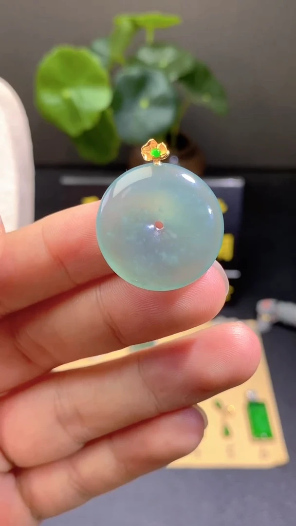 颈饰18K金镶嵌翡翠翡翠A货